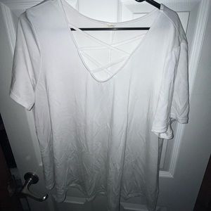 Basic white front crisscross shirt